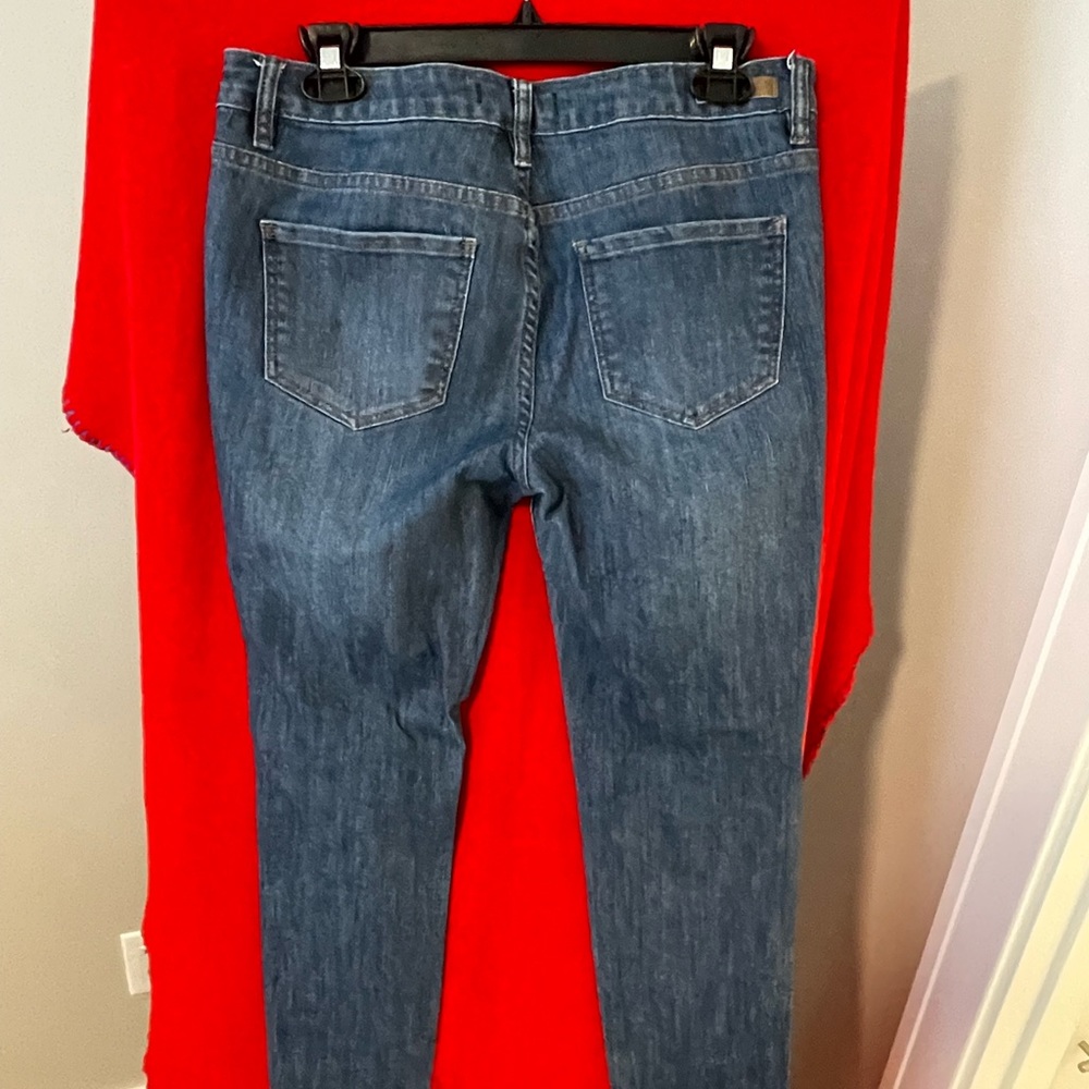 Brand: Denim Couture                           Size: 7 (Blue)